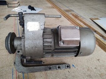 Predáme motor s prevodovkou - 1