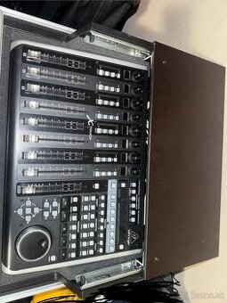 Behringer x touch+Thon case