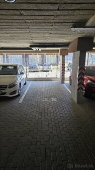 Prenájom – garážové parkovacie miesto, Sadová, Senica