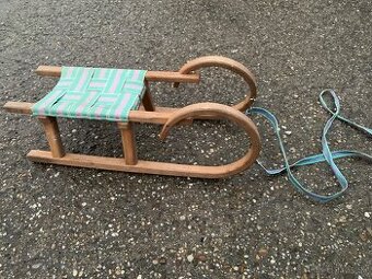 Predám detské sánky - malé dl. 60 cm v. 20 cm