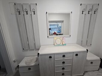 predsieňová zostava biela borovica