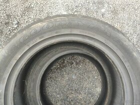 Predám 2ks letné pneu Goodyear Efficient Grip 225/55R17 - 1