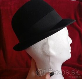 Čierny klobúk Alfons Shnitzler