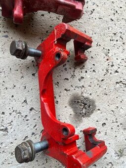 Držiaky strmeňov audi a4 b7