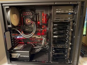 Herne PC + QHD monitor – i5, GTX 1070, 16GB RAM