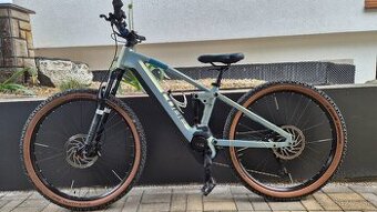 Celoodpružený E-BIKE značky CUBE 29