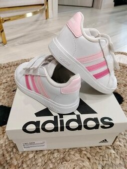 ADIDAS_Dievčenské tenisky_Ako nové_Ešte v záruke_Veľkosť 26