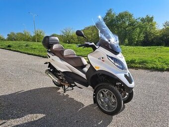 Piaggio MP3 500