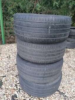 Barum 235/45r18 4ks Cena spolu 35e