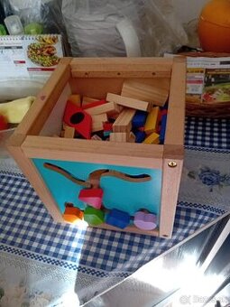 Predám drevené hračky za 10 eur.