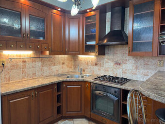 Prenájom 2 izbový tehlový byt po rek. Košice I. Staré mesto