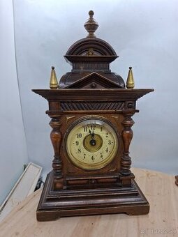 Predám funkčné hodiny s budíkom Junghans r.1900 120 €