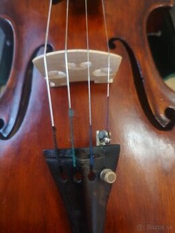 Predám staré značne,husle s kufrom.