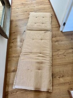 Predam 2ks krasnych podusiek na lehatko - Jardini