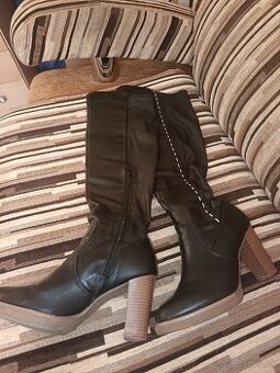 Vysoké čižmy /39/