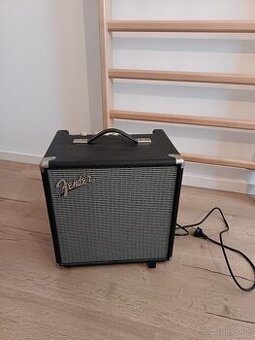 Predám basgitarové kombo Fender Rumble 25