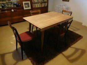 Jedálenský stol+4 stoličky
