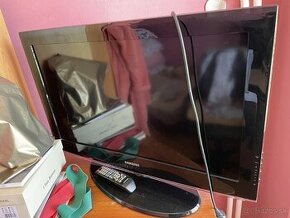 LCD televízor samsung 80cm