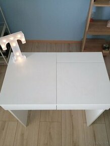Kozmetický stolik - 1