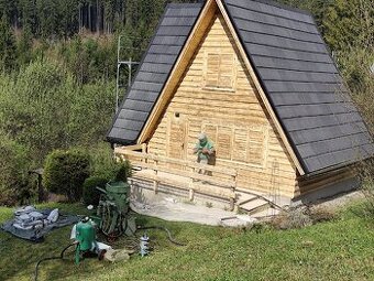 Pieskovanie drevo, kameň, železo