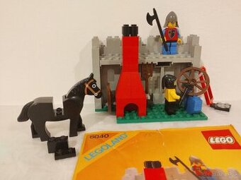 LEGO Castle 6040 Blacksmith Shop