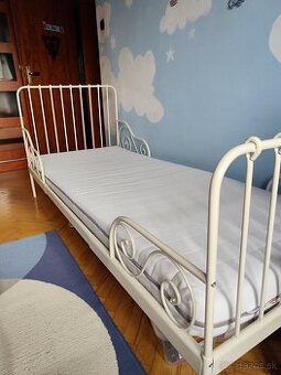 Rastúce postele Minnen IKEA