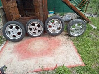 R16 elektróny 4x100