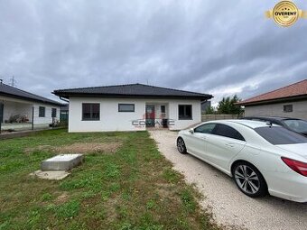 STAVIAME PRE VÁS 4 izbový RD - bungalov v N. Meste nad Váhom - 1
