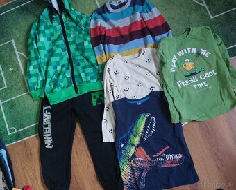 Predam balik oblecenia v.122/128