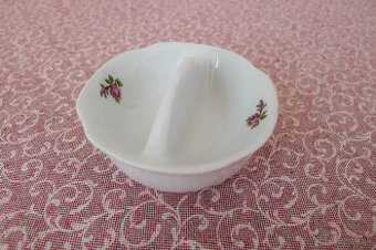 Starý porcelán - soľnička s ružou