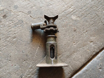 Tatra 57-originálny zdvihák na auto do výbavy