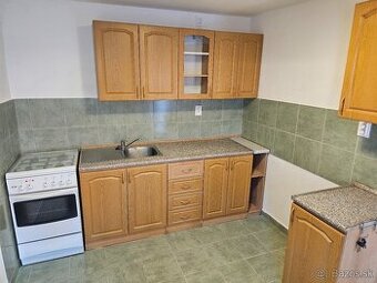 prenajmem Byt v centre Fiľakova veľký 2 izbový so záhradou