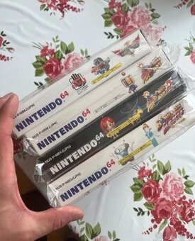 4x bomberami hry na super Nintendo famicom