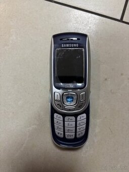 Predam výsuvný Samsung SGH-E820 novy