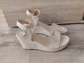 Dámske sandále veľ.41