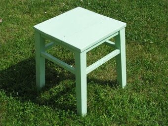 stará židle, stolček na kvety