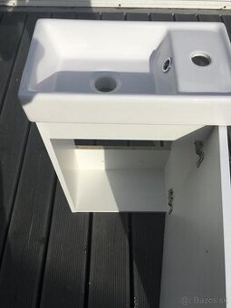 Kúpeľňova skrinka