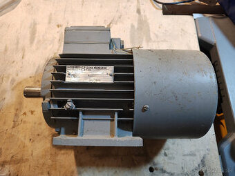 Predám motor 220V 0,75KW