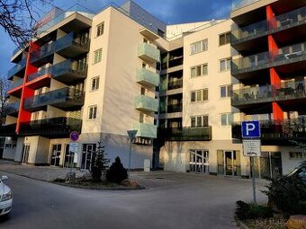 Predám 2-izbový byt v bytovom dome Cross