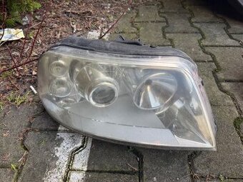 Práve predné svetlo sharan