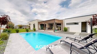 AGENT.SK | Predaj bungalovu s bazénom a záhradným domom, Dun