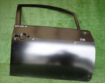 toyota auris dvere 2006+