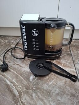Parny mixer Twistshake na prípravu jedla mixuje aj naparuje
