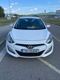 Predám Hyundai i30 1.4i MPI DOHC CVVT Comfort r. v. 2012