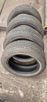 Predam 4xletné pneu 185/55R15 barum bravuris 3.