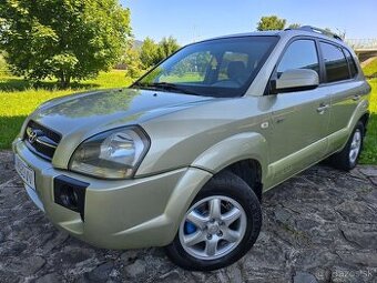 HYUNDAI TUCSON 2.0CRD  A/T 4WD //BEZ KOROZIE//