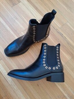 zánovné dámske čižmyčky Reserved, veľ. č.39.