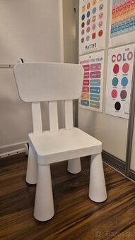 Detská plastová stolička Ikea