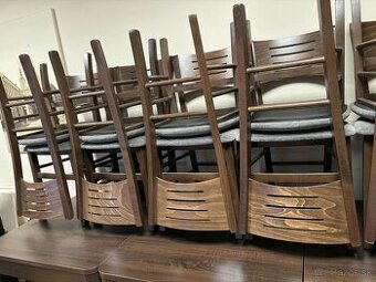 Predám stoly a stolicky