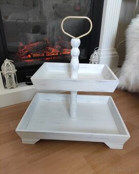 Úplne nový veľký drevený etažér vo vintage štýle